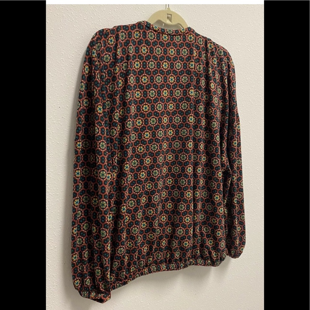 LuLaRoe Supply Zip Up Lightweight Jacket
Size Large - Picture 7 of 11